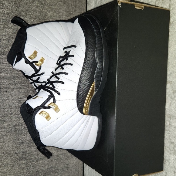 Air Jordan 12 Retro - Picture 5 of 7